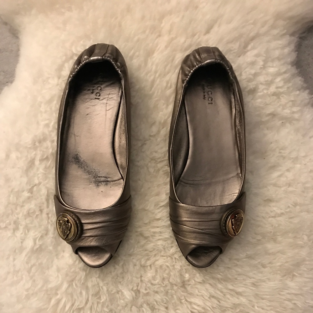 Gucci Metallic Flats